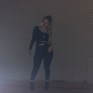 Meet your Posher, Dee